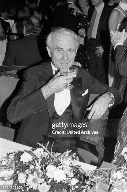 German comedian Vicco von Buelow aka Loriot at the Deutscher Filmball on January 11th 1981 at Munich, Germany, 1980s.