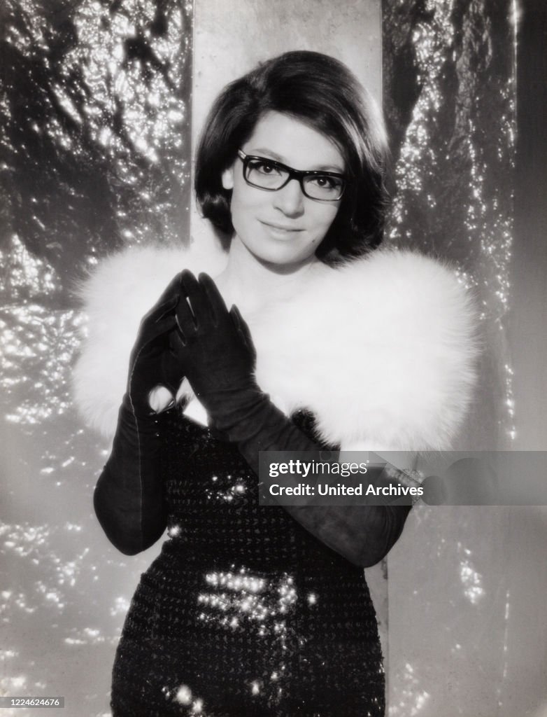 Nana Mouskouri