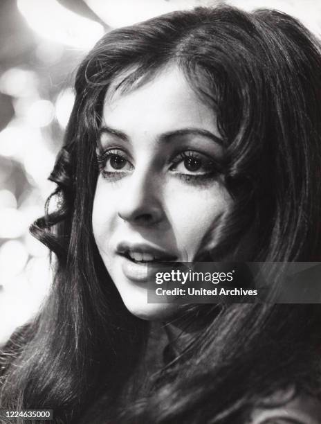 German Greek singer Vicky Leandros, Germany, early 1970s. .