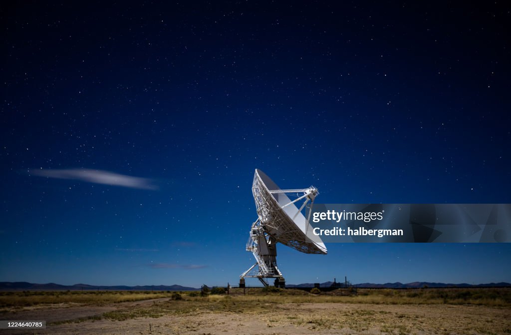 Radio Telescope at the Very Large Array at Night