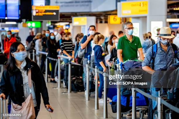 Check In Queue Check In Queue Photos and Premium High Res Pictures - Getty Images