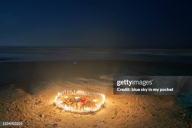 offerings to iemanjá brazil's goddess of the sea - iemanja imagens e fotografias de stock