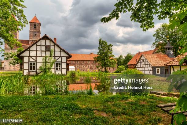 rural village scene in monastery veßra - thüringen stock-fotos und bilder