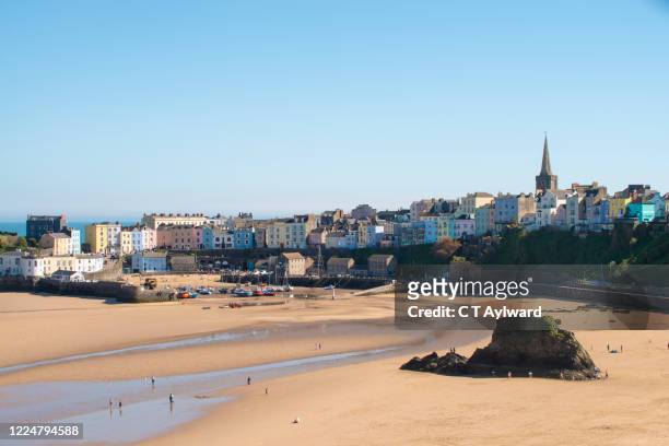 tenby harbour bay pembrokeshire - tenby wales stock pictures, royalty-free photos & images