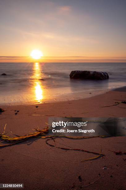 sonnenaufgang auf fehmarn - ferien stock pictures, royalty-free photos & images