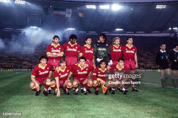Team AS Roma line up during the UEFA Cup Final, second leg match between AS Roma and Inter at Stadio Olimpico, Roma, Italy on 22 May 1991 Sebastiano...
