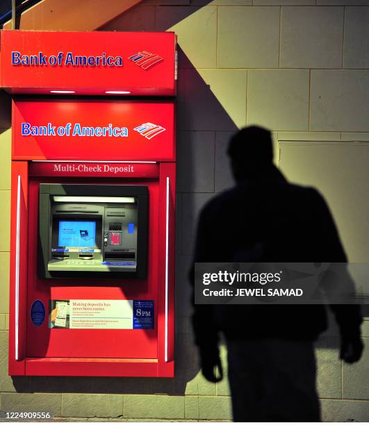Running Atm 30 China Construction Bank Atm Stock Photos, High-Res Pictures, and ...