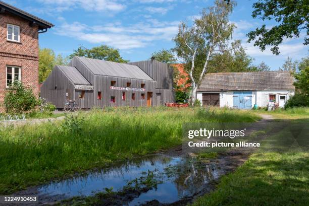 June 2020, Mecklenburg-Western Pomerania, Hiddensee: View of the puppet theatre museum "Homunculus". In the fishing village Vitte a new home for 200...