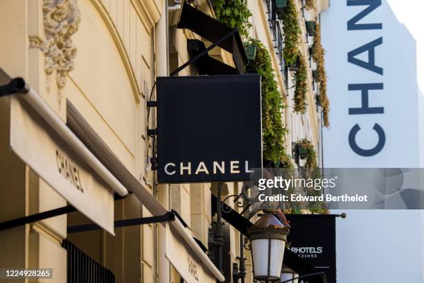 1,306 Chanel Store Paris Stock Photos, High-Res Pictures, and Images -  Getty Images