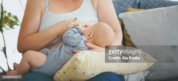 breastfeeding, the most beautiful connection in the world. - travesseiro imagens e fotografias de stock