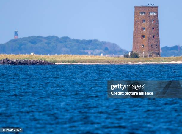 July 2020, Mecklenburg-Western Pomerania, Ruden: The Baltic Sea island Ruden with the measuring tower Station 19 in the Greifswalder Bodden and...