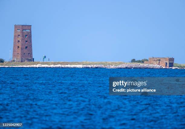 July 2020, Mecklenburg-Western Pomerania, Ruden: The Baltic Sea island Ruden with the measuring tower Station 19 in the Greifswalder Bodden and...