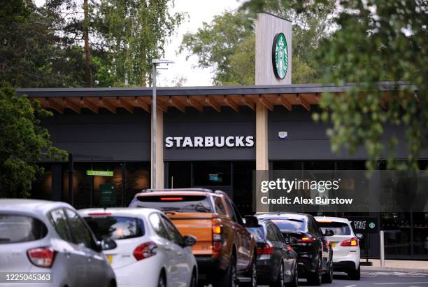 Queue Railing Starbucks Starbucks Uk Photos and Premium High Res Pictures - Getty Images
