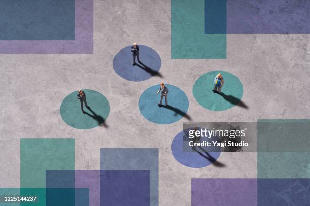 business social distance - five people stock pictures, royalty-free photos & images