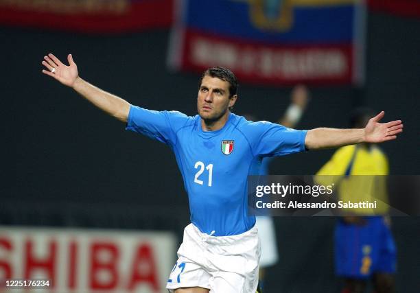 Christian Vieri of Italy celebrates after scoring the goal the Fifa World Cup 2002 match between Italy and Ecuador in Sapporo Dome on 3June, Korea...