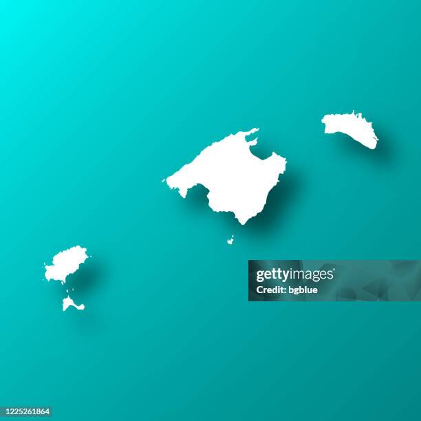 illustrazioni stock, clip art, cartoni animati e icone di tendenza di mappa delle isole baleari su sfondo verde blu con ombra - ibiza island