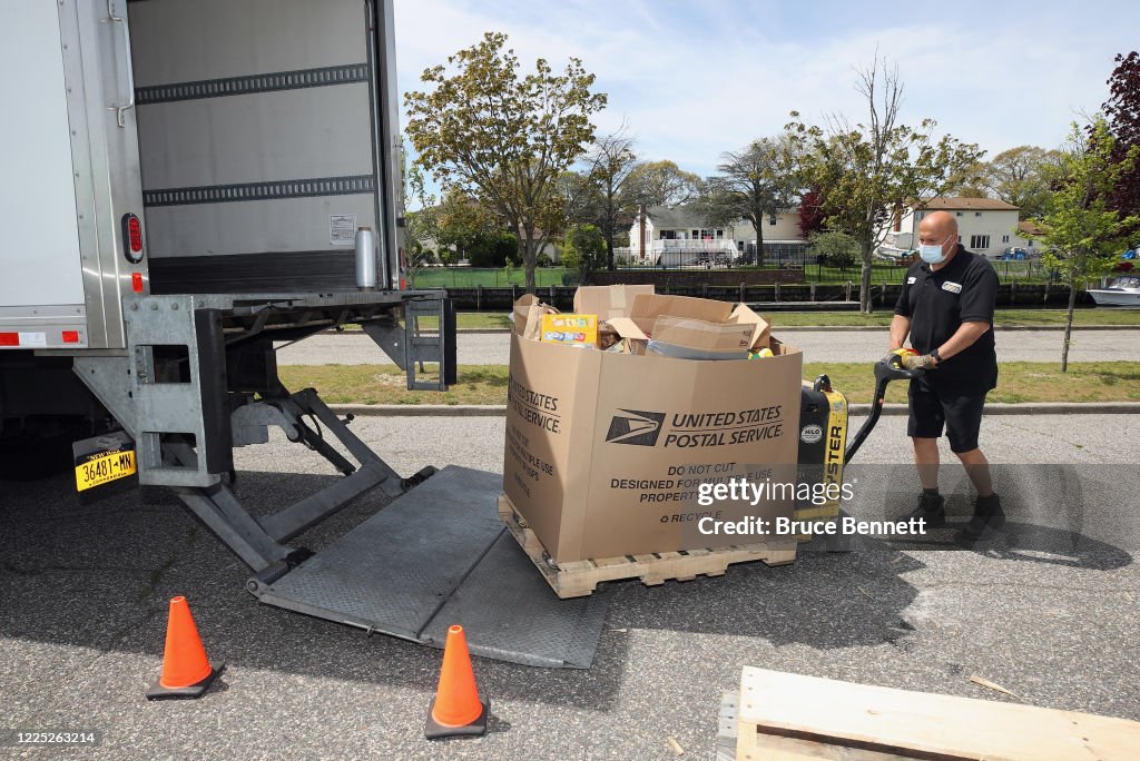 Massapequa, NY Holds Drive Through Food Donation Amid COVID-19 Pandemic