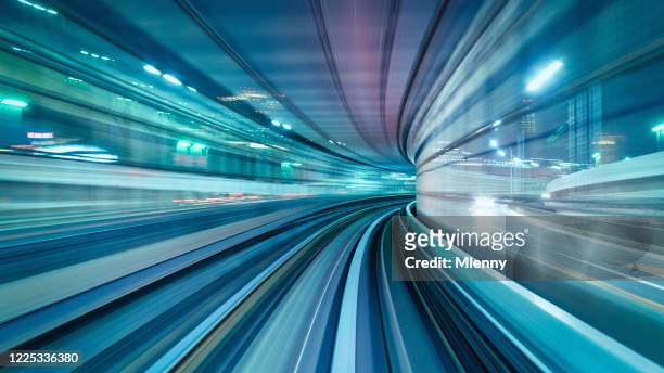 treno ad alta velocità abstract panorama tokyo giappone - velocità foto e immagini stock