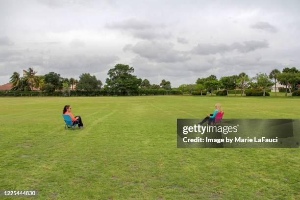 Social Distance Outside Playing 1,430 2 Metre Social Distancing Stock Photos, High-Res Pictures, and ...