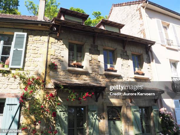 auvers-sur-oise, frankreich. wo vincent van gogh lebte. - vincent van gogh maler stock-fotos und bilder