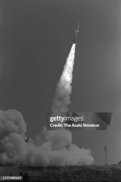 Labeda Rockets 28 Lambda (Rocket) Stock Photos, High-Res Pictures, and Images - Getty ...