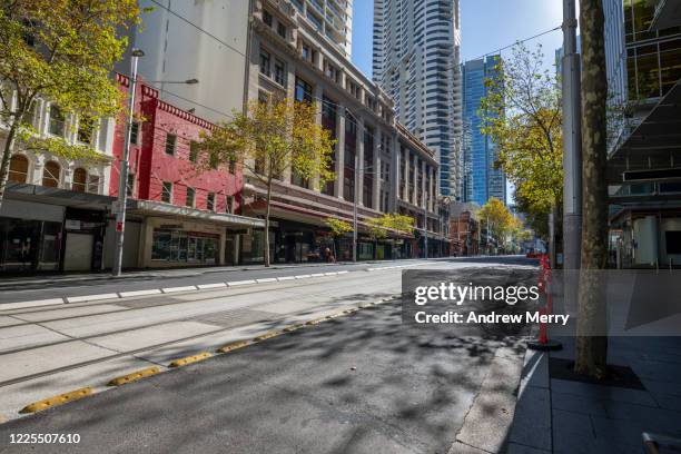 empty city street during covid-19 pandemic, coronavirus lockdown, social distancing, australia - sydney street stock pictures, royalty-free photos & images