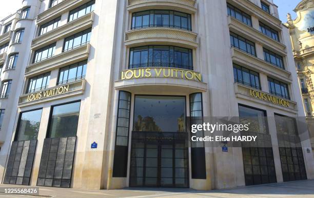 Louis Vuitton Outlet On Champs Elysees In Paris - France Stock Photo,  Picture and Royalty Free Image. Image 22948494.