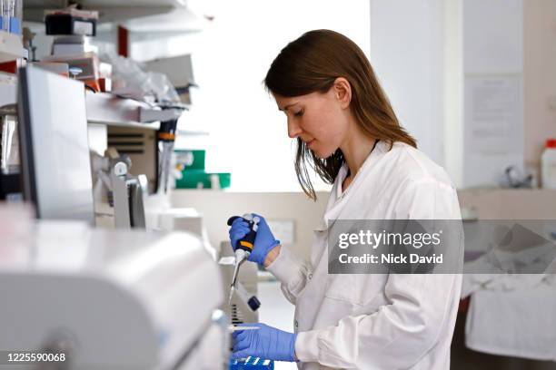 Observation Room Lab Photos and Premium High Res Pictures - Getty Images