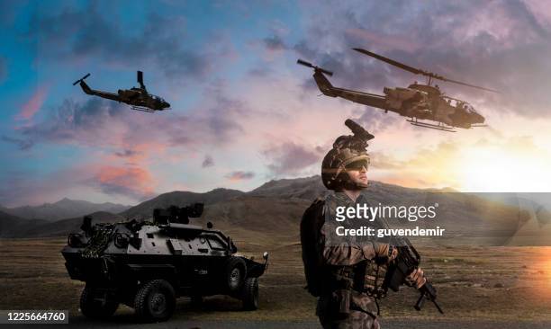 militaire operatie - apache helikopter stockfoto's en -beelden