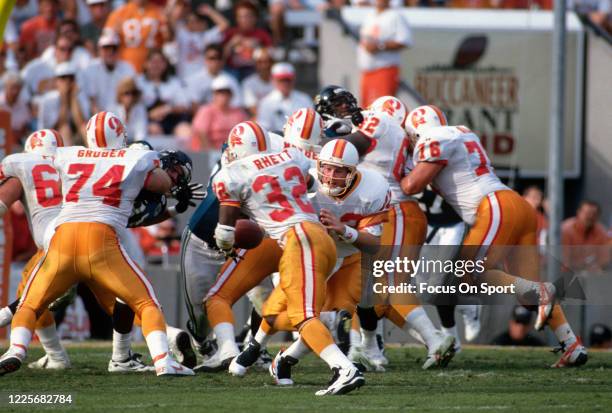 Ericht Rhett 1995 Tampa Bay Buccaneers Photos and Premium High Res Pictures - Getty ...