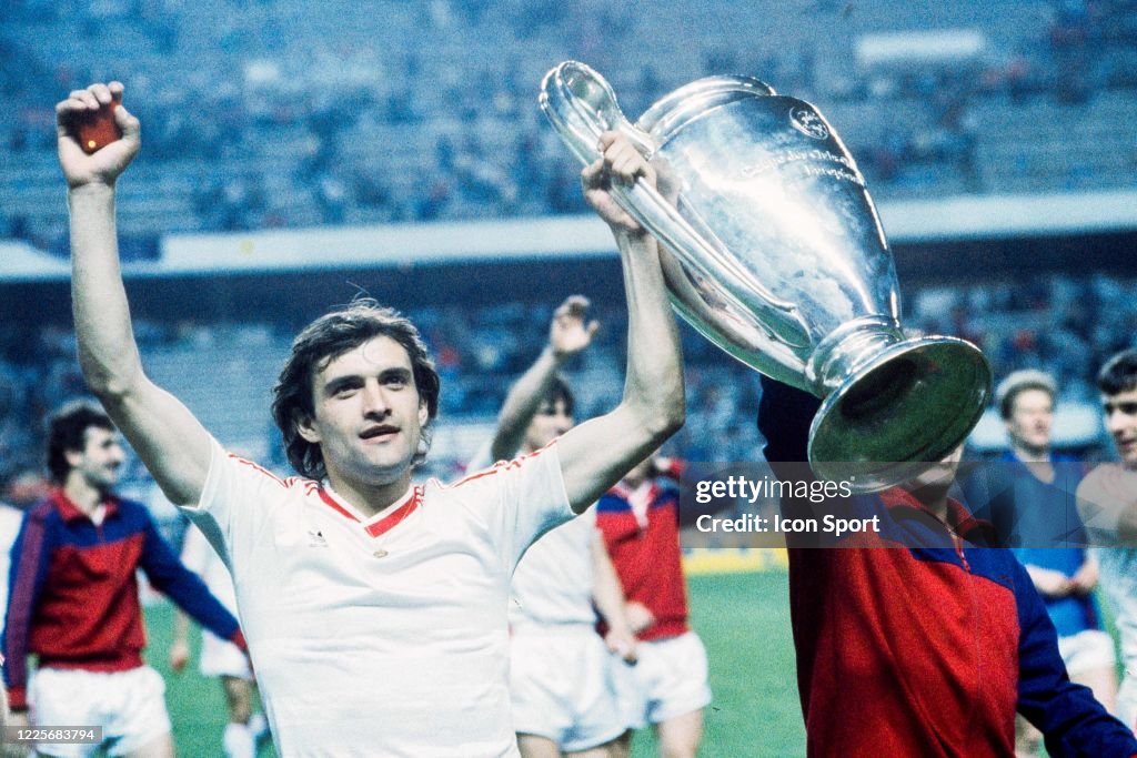 Marius LACATUS of Steaua Bucuresti celebrate the victory with the News  Photo - Getty Images