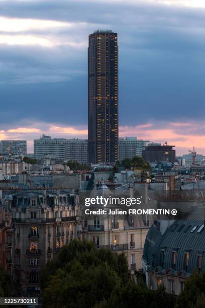 tour montparnasse, paris - montparnasse stock pictures, royalty-free photos & images