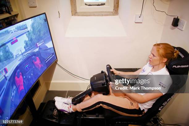 Alice Racing Driver 307 photos et images haute résolution de Alice Norton - Getty Images