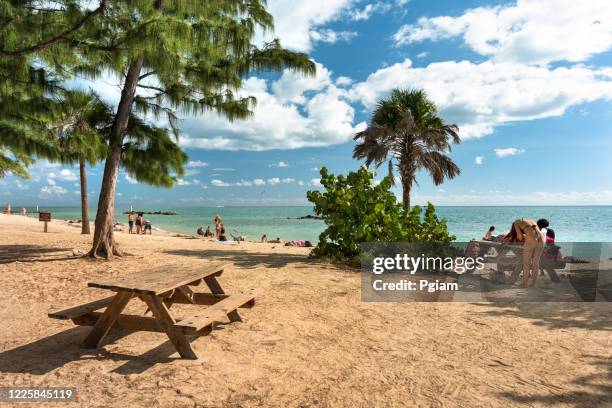 fort zachary taylor state park beach key west florida - duval street stockfoto's en -beelden