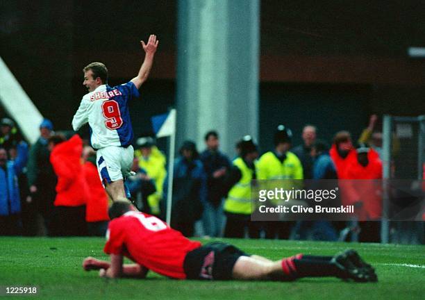 S ALAN SHEARER CELEBRATES HIS SECOND GOAL DURING THEIR FA PREMIERSHIP MATCH AGAINST MANCHESTER UNITED AT EWOOD PARK. BLACKBURN ROVERS WON THE MATCH...
