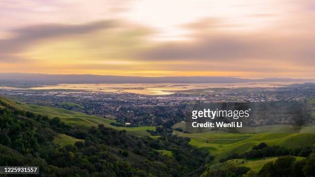 aerial view of silicon valley at sunset - birthplace of silicon valley stockfoto's en -beelden