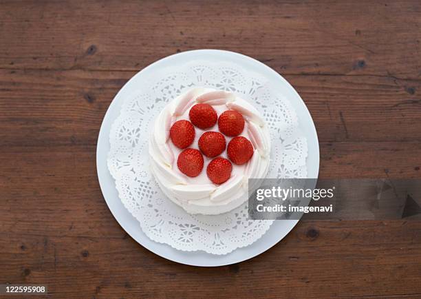 strawberry shortcake - strawberry and cream stock pictures, royalty-free photos & images