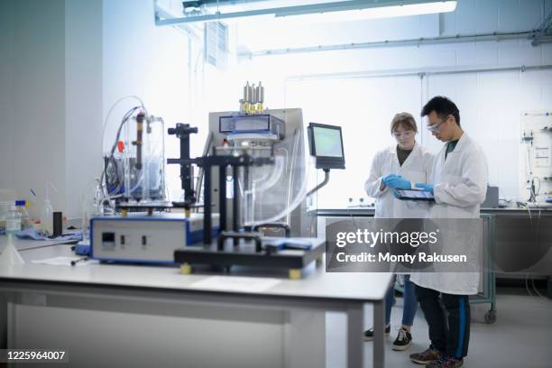 109 Computer Lab Coat Stock Photos, High-Res Pictures, and Images ...