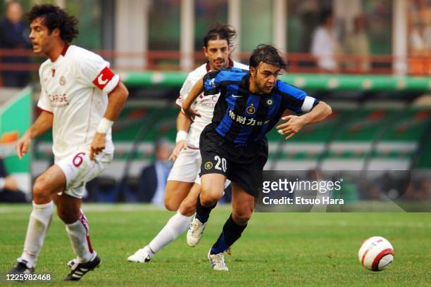 Alvaro Recoba of Inter Milan in action during the Serie A match between Inter Milan and Livorno at the Stadio Giuseppe Meazza on October 16, 2005 in...