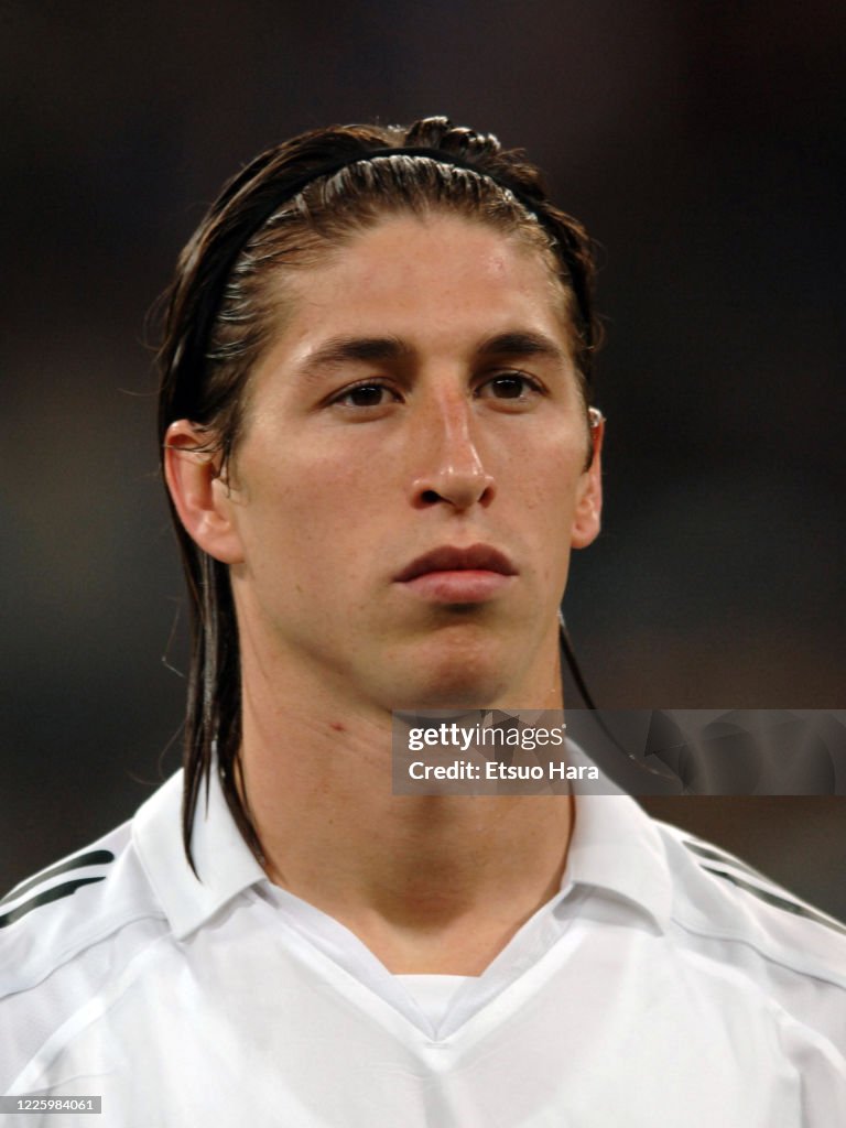 Real Madrid v Olympique Lyonnais - UEFA Champions League Group F