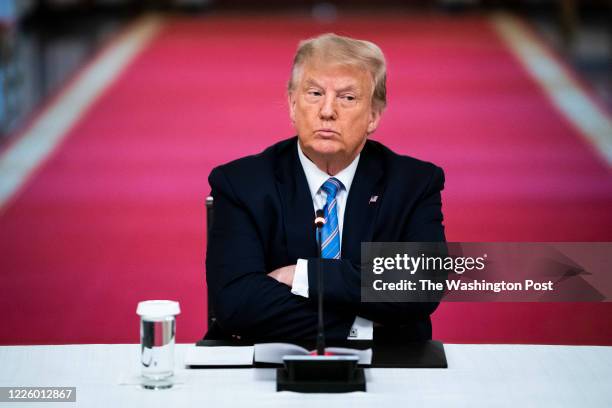 Trump Round Table 1,321 Round Table Meeting Room Stock Photos, High-Res Pictures, and ...