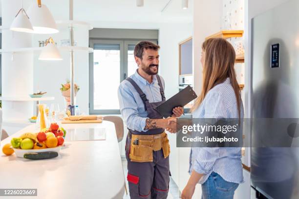 c’est un plaisir de faire des affaires avec vous - réparateurs et réparatrices photos et images de collection