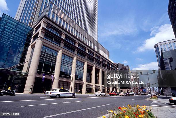 nihonbashi mitsui tower, tokyo, japan - mitsui & co stock pictures, royalty-free photos & images