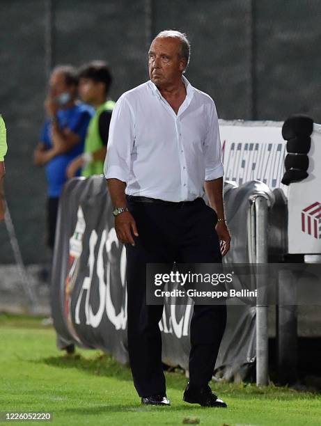 Gian Piero Ventura of US Salernitana looks on during the serie B match between Ascoli Calcio and US Salernitana at Stadio Cino e Lillo Del Duca on...