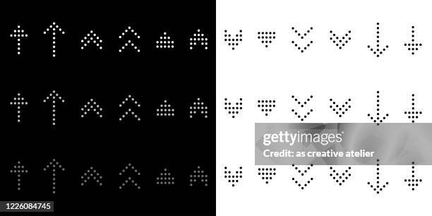 satz von modernen pfeilen - punkt-konzept, schwarz und weiß hintergrund. - punktetafel stock-grafiken, -clipart, -cartoons und -symbole