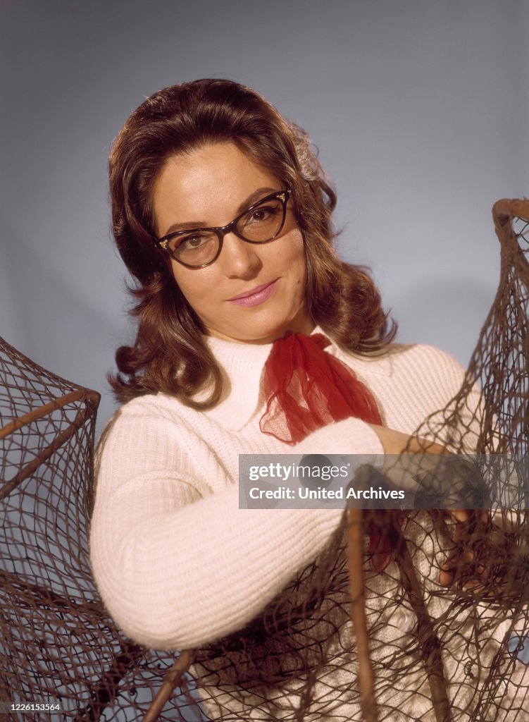 Nana Mouskouri