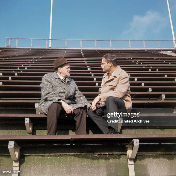 Valérien SEPP HERBERGER ERZÄHLT D 1966 SEPP HERBERGER, Bundestrainer der deutschen Fußball-Nationalmannschaft von 1954 und ZDF-Sportjournalist HARRY...