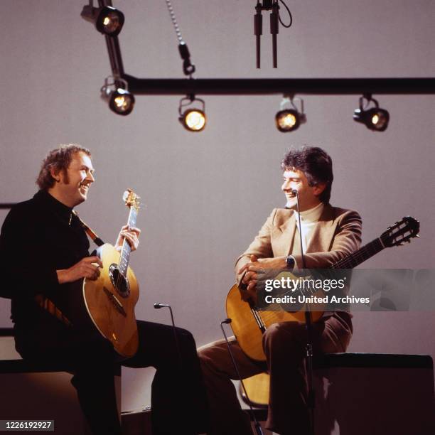 Das Duo Guitarissimo, Auftritt in der ARD-Sendung: Cafe in Takt, 1980 - Peter Horton, auch Peter Horten , Sänger, Gitarrist, Komponist - Hier mit...