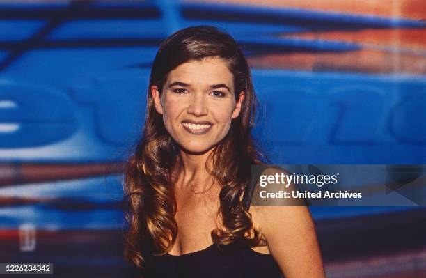 Anke Engelke, deutsche Entertainerin und Moderatorin bei der "Wochenshow", Deutschland 199735431