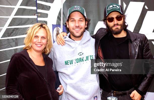 Julie Yaeger, Paul Rudd and Vincent Gallo attend the New York Jets vs Buffalo Bills game at The Meadowlands on October 10, 2004 in East Rutherford,...